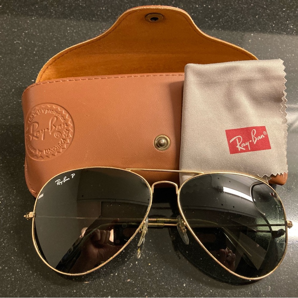 Ray-Ban aviator classic RB3025 gold-rim, black lenses slightly used